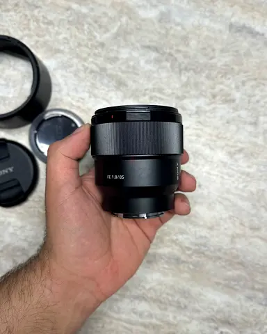 Sony FE 85mm f/1.8 Full-Frame Portrait Lens (Excellent Condition)
