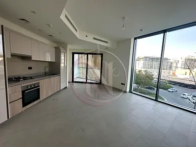 Elegant Apartment | Modern Design | Available Mid October l Prime Location |