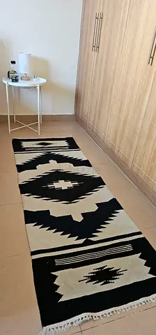 Black & white geometric runner rug