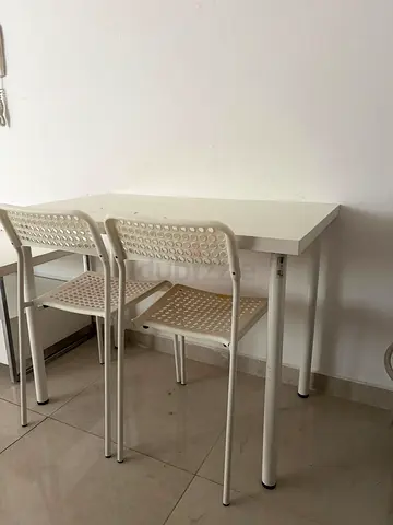 White minimalist dining table with 2 matching chairs - good condition