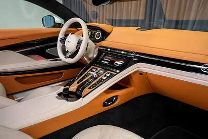 2025 Aston Martin DB12 缩略图 16