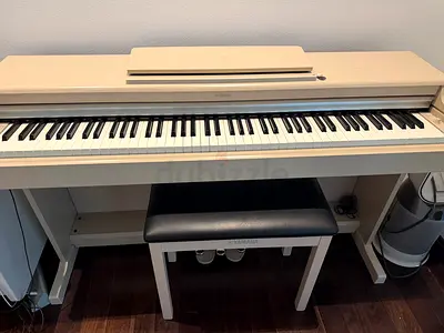 Yamaha Arius like new