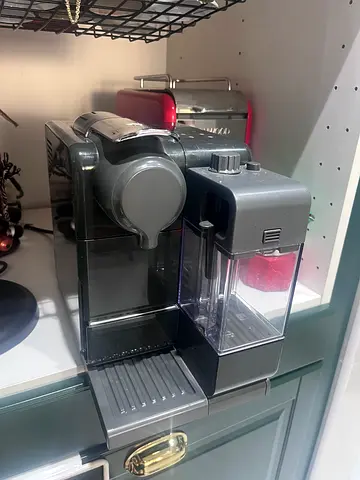 Nespresso Coffee Machine - Lattissima Touch
