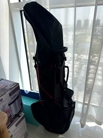 Lightweight Stand Golf Bag with Multiple Pockets - Good Condition
