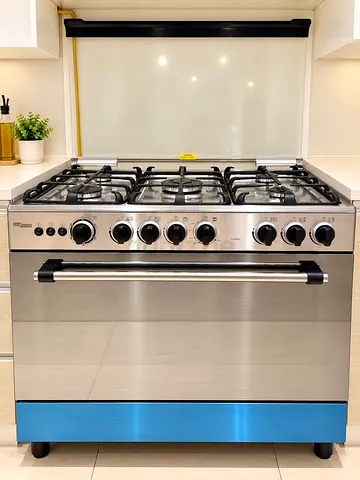 Stainless Steel 5-Burner Gas Range with Oven - Excellent Working Condition