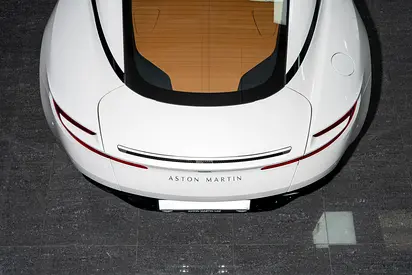 2025 Aston Martin DB12 缩略图 13