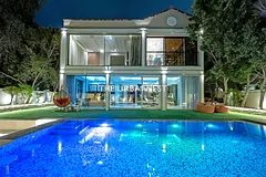 Extended and Upgraded C2 | Backing Park | 5BR