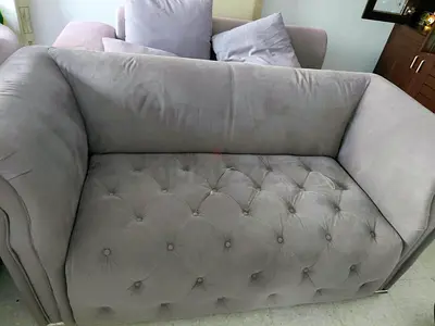 Grey tufted 7 seater sofa in good condition