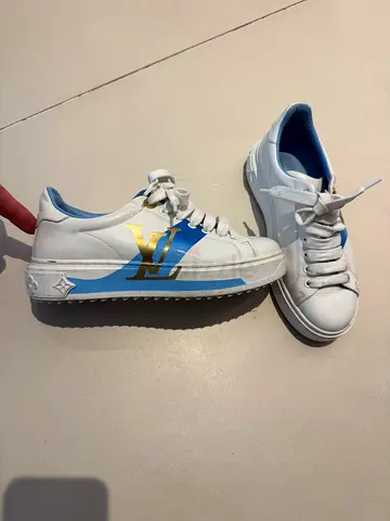 White and blue Louis Vuitton original sneakers, lightly used