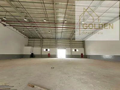 A warehouse with 100 kVA electrical power and an exclusive price compared to the market, located in the heart of the modern industrial area on the corner of a main street, equipped with administrative