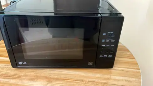 LG Countertop Microwave Oven - Good Working Condition