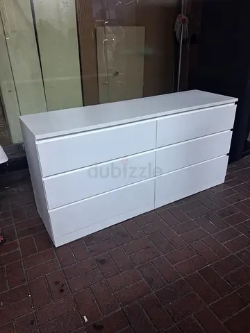 White 6-Drawer Chest / Dresser - Good Condition
