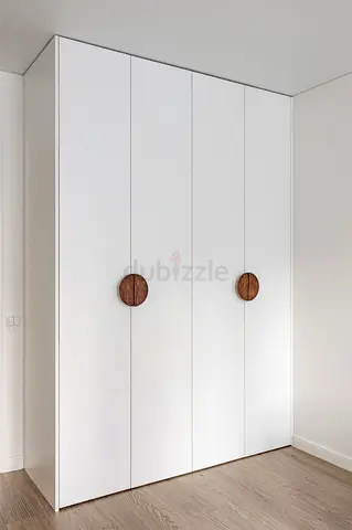 White 4-Door Built-in Wardrobe with Wooden Handles