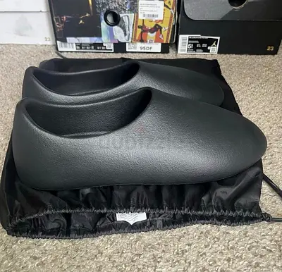 YEEZY SEASON 7 NYLON SLIPPER GRAPHITE
