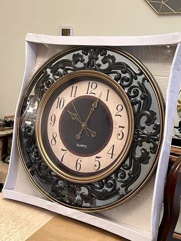 Large Decorative Quartz Wall Clock – For Sale