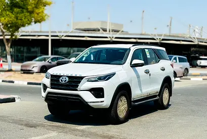 2026 Toyota FORTUNER photo 3