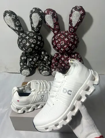 On Cloudswift 4 All White shoes for men