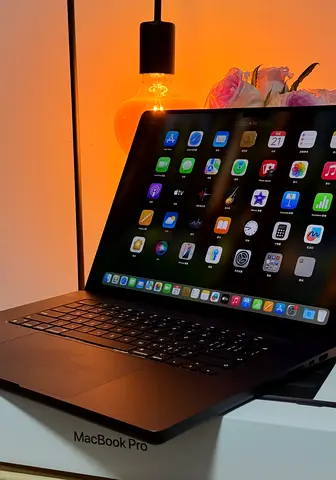 MacBook Pro 16" (M4 Max / 48GB / 1TB SSD) - Like New / Mint Condition