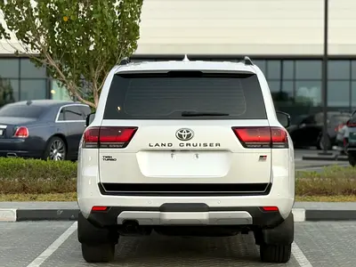 2023 Toyota LAND CRUISER — миниатюра 11