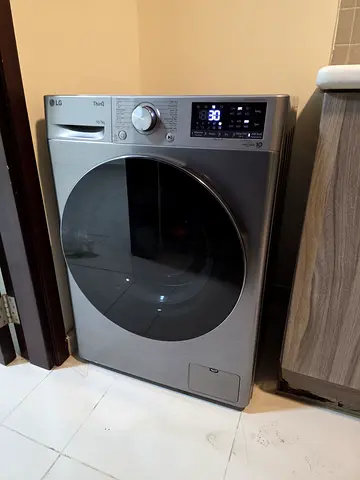 L.G ThinQ 2in1 Combo Washer&Dryer With Same As Like New Still in 3 Years Under Warranty