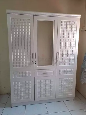 White 3-Door Wardrobe with Mirror and Drawers - Good Condition