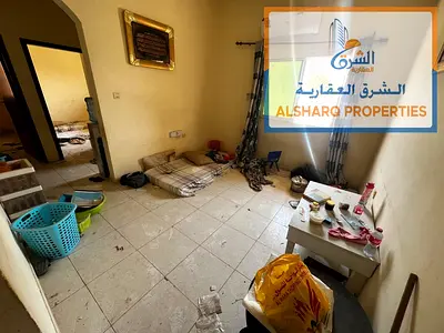 أقل الأسعار للإيجار السنوي في عجمان – الروضة 3 للإيجار السنوي شقة غرفتين وصالة في الروضة 3، بموقع مميز قريب من شارع الشيخ عمار،