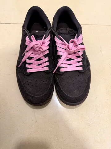 Selling Travis Scott x Air Jordan 1 Low OG “Velvet Brown” (DM7866-202) in good condition. The shoes