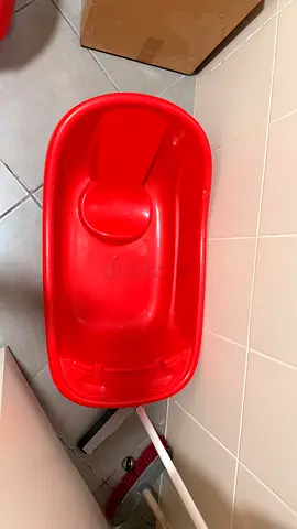 Bathtub with free ladies bag