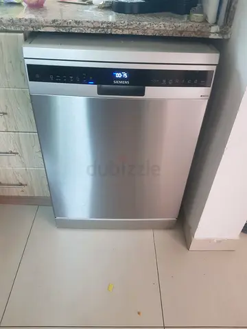 Siemens iQ500 Model Three Rack Dishwasher