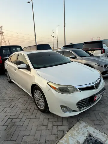 2013 Toyota AVALON photo 3
