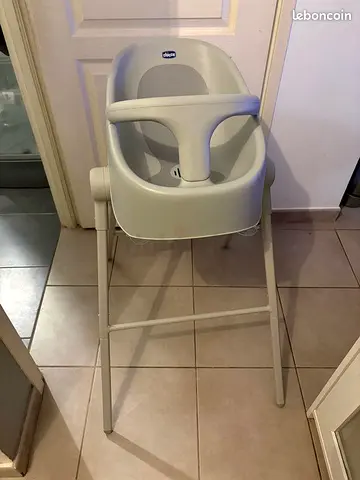 Title: Chicco Bubble Nest Baby Bath Seat 0–12 Months – Cool Grey