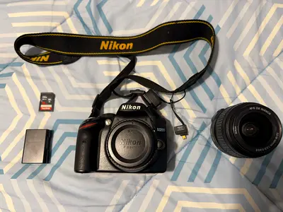 Nikon D3200 + Photography Kit