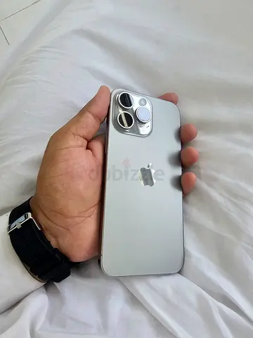 iphone 15 pro max lady owned