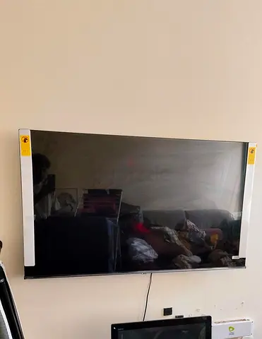 TV for sale Hisense (55ich)