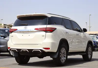 2021 Toyota FORTUNER — фото 6