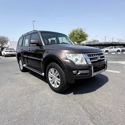 2017 Mitsubishi Pajero GLS GCC Specs