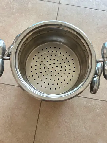 Stainless Steel Steamer/Strainer Pot - Good Condition