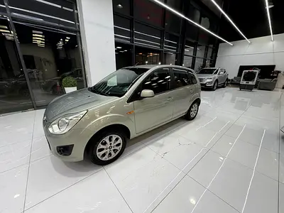 2015 FORD FIGO 照片 2