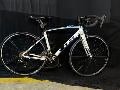 Road bike merida