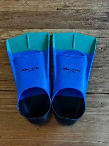 Pair of kids swim fins/snorkeling flippers - size 33-35