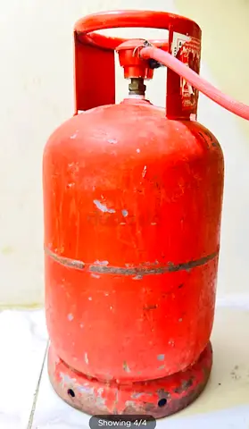 Used LPG Gas Cylinder - Medium with regulator