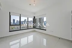 Large Layout | 2 Bathrooms| Boulevard View