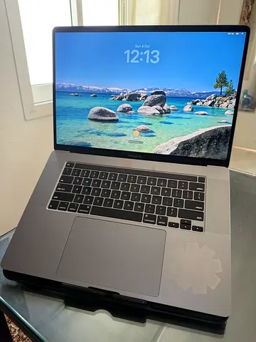 MacBook Pro i9, Lady owned, 1 TB, 16 inch, 16 GB Ram, 2019
