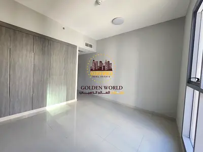 ثاني ساكن، غرفتين ماستر مع خزائن، بلكونة وإطلالة بحرية مميزة، باركينج مجاني وموقع ممتاز، تشطيبات راقية وسكن مريح.
