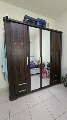 Dark Wood 4-Door Wardrobe with Mirror - average Condition