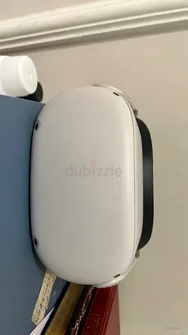Meta Quest 2 VR headset for sale. It is in good condition and works perfectly with no issues. It has