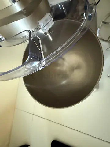 Stand Mixer with Stainless Steel Bowl - Good Working Condition