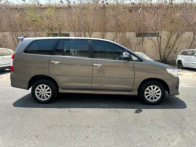 صورة 10 لـ 2014 Toyota INNOVA