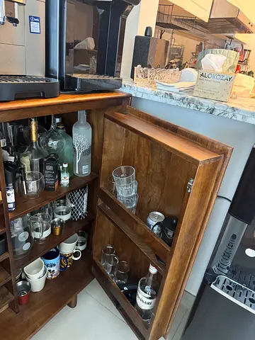 Solid wood luxurious bar