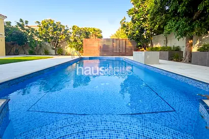 Upgraded | Extended | Private Pool | 4 Bed Large